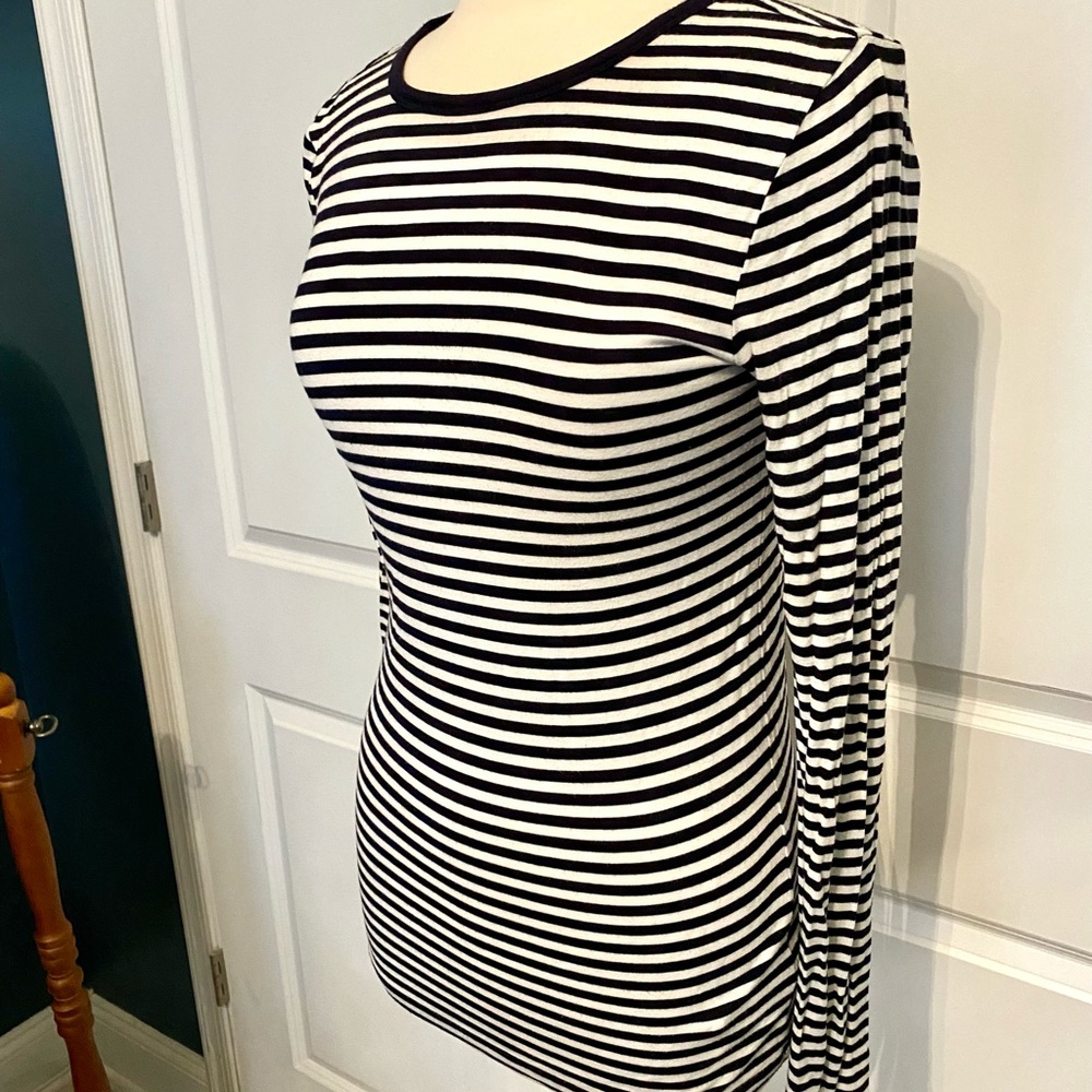 Michael Kors navy & white striped long sleeve round neck stretchy top - size S - Picture 2 of 7